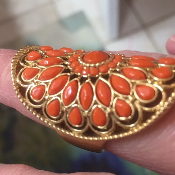 Statement Ring - Picture 5 of 5